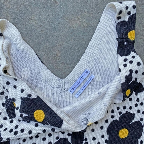 Urban Outfitters UO Floral Polka Dot Cropped Knit Tank Top - Picture 4 of 4